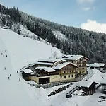 扎加阿姆山地酒店 滨湖采尔